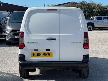 Used Peugeot Partner 2016 for sale - 76074073: Photo