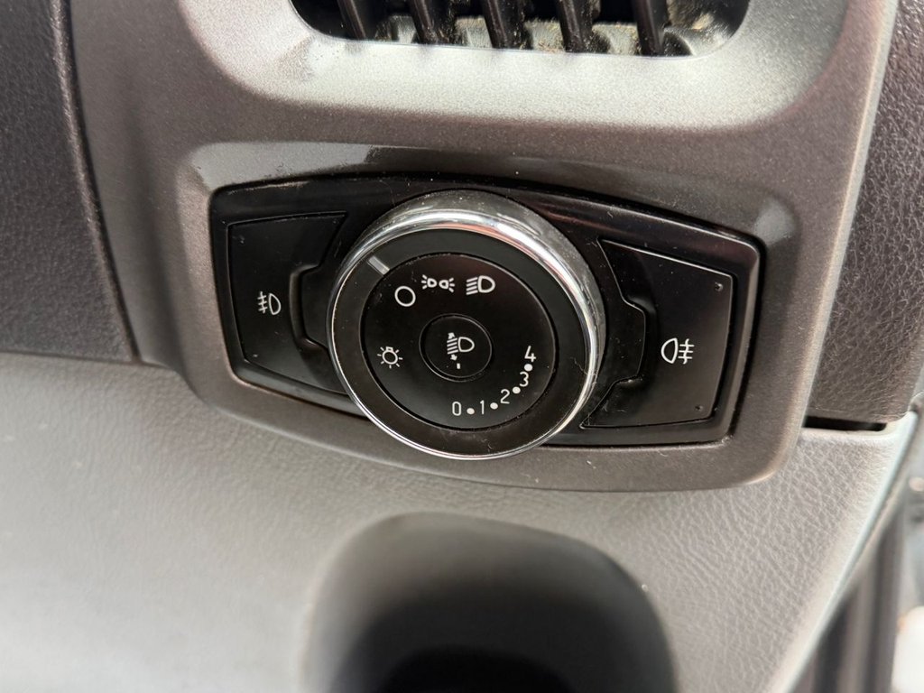 Used Ford Transit Custom 2015 for sale - 77780333: Photo 28