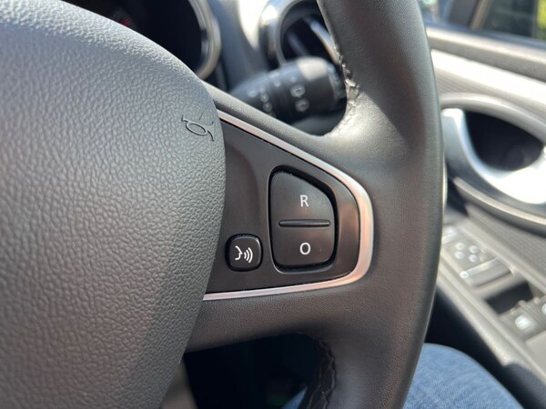 Used Renault Clio 2019 for sale - 75703565: Photo 38