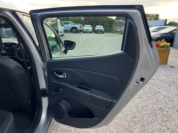 Used Renault Clio 2019 for sale - 75727195: Photo 31