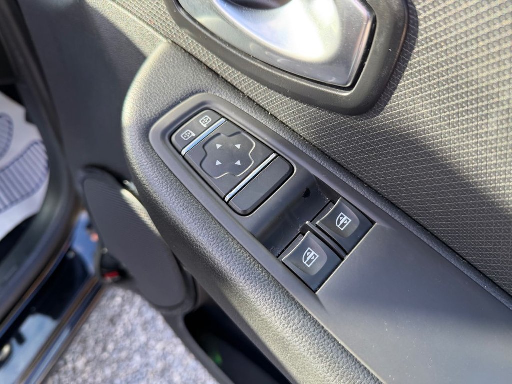 Used Renault Clio 2019 for sale - 76356367: Photo 18