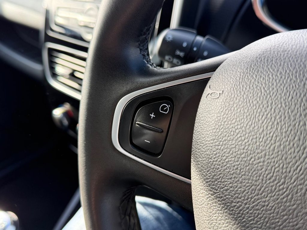 Used Renault Clio 2019 for sale - 76356367: Photo 35