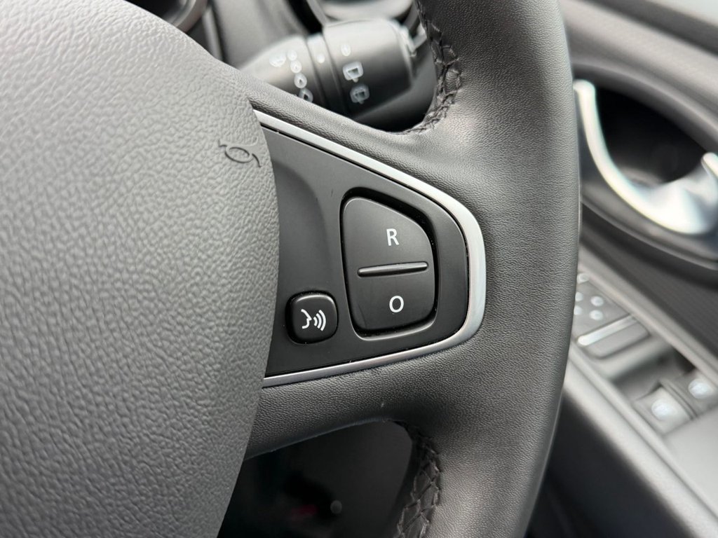 Used Renault Clio 2025 for sale - 76848156: Photo 37