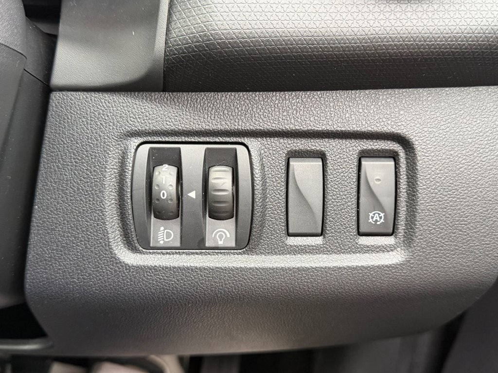 Used Renault Clio 2025 for sale - 76848156: Photo 39