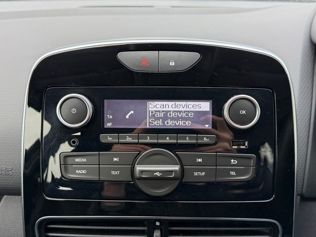 Used Renault Clio 2025 for sale - 76848156: Photo 42