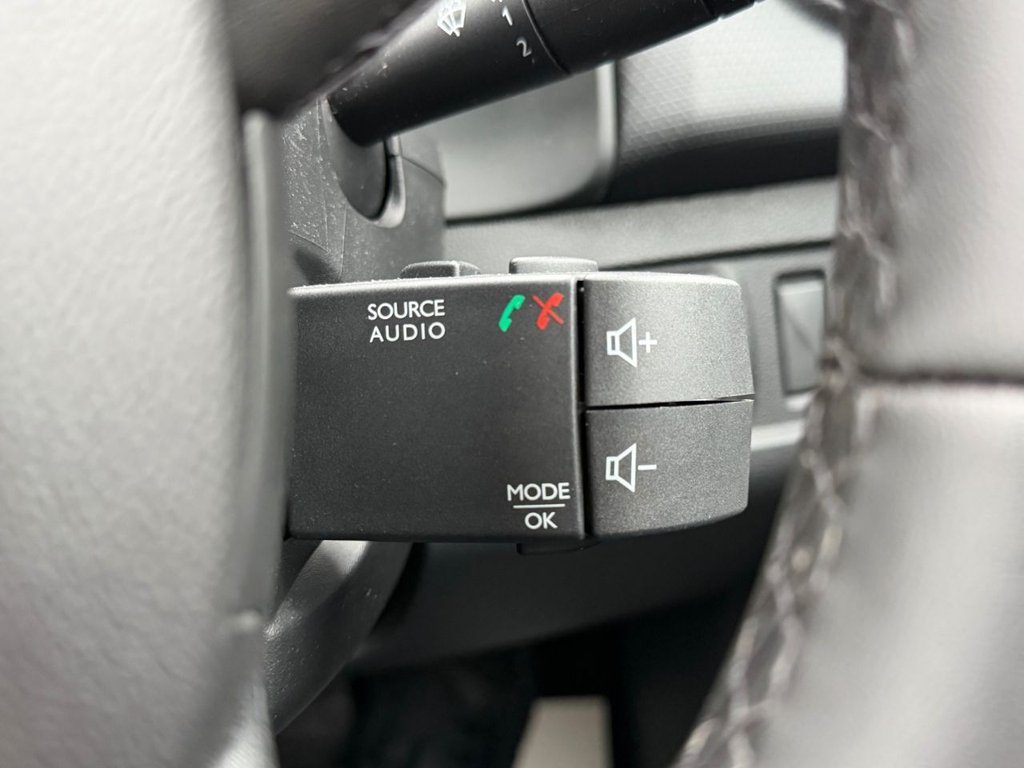 Used Renault Clio 2025 for sale - 77436668: Photo 41