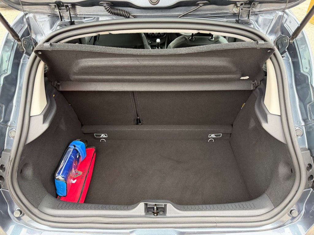 Used Renault Clio 2025 for sale - 77436668: Photo 8