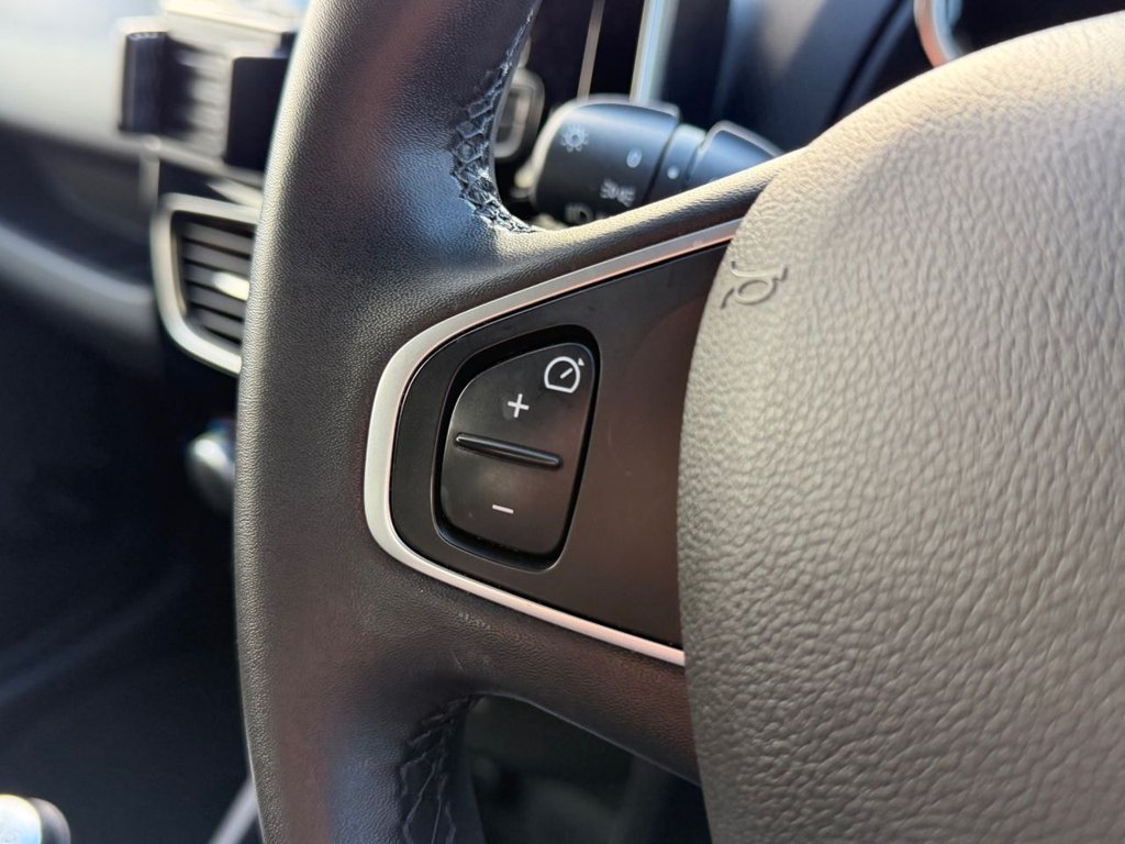 Used Renault Clio 2019 for sale - 76350572: Photo 34