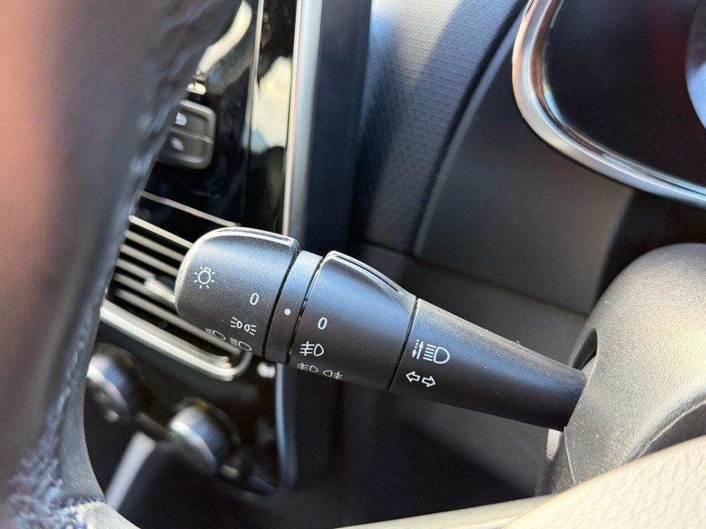 Used Renault Clio 2019 for sale - 76350572: Photo 35