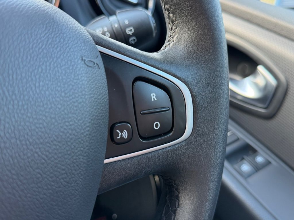 Used Renault Clio 2019 for sale - 76350572: Photo 37