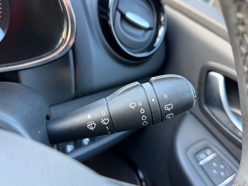 Used Renault Clio 2019 for sale - 76350572: Photo 38