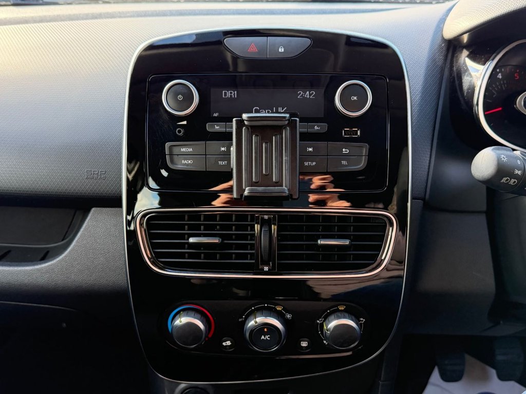 Used Renault Clio 2019 for sale - 76350572: Photo 42