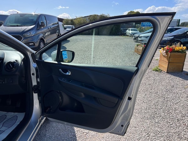 Used Renault Clio 2019 for sale - 75703561: Photo 17