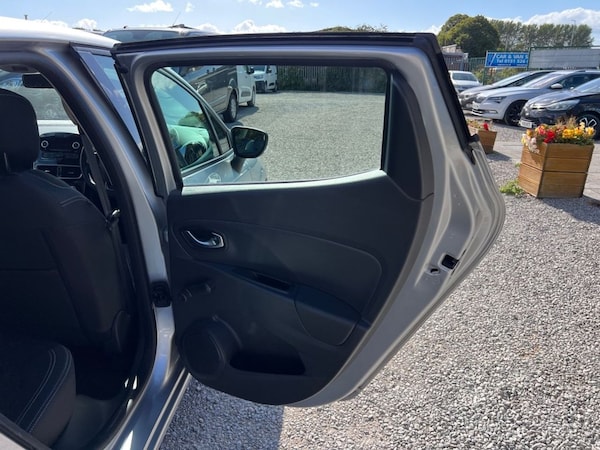 Used Renault Clio 2019 for sale - 75703561: Photo 26