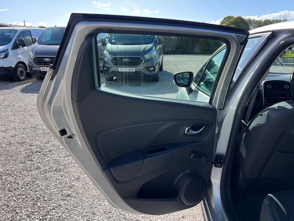 Used Renault Clio 2019 for sale - 75703561: Photo 31