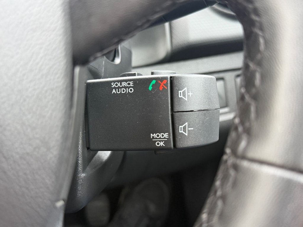 Used Renault Clio 2019 for sale - 77498556: Photo 38