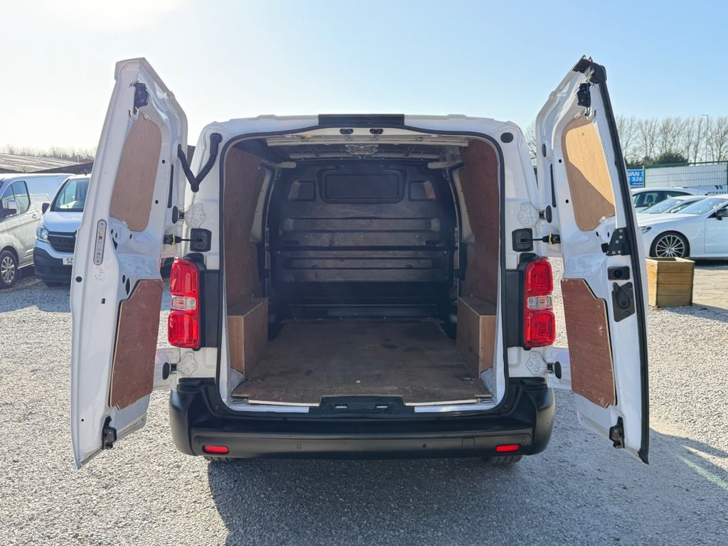 Used Vauxhall Vivaro 2022 for sale - 77990929: Photo 5