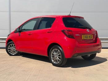 Used Toyota Yaris 2016 for sale - 79510779: Photo