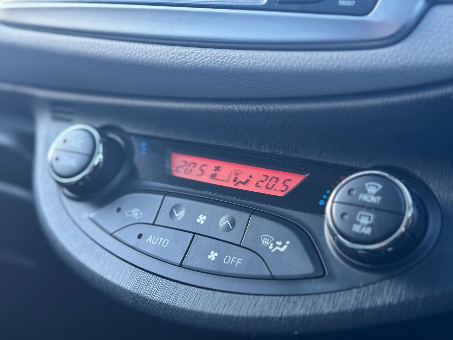 Used Toyota Yaris 2012 for sale - 78015706: Photo 24