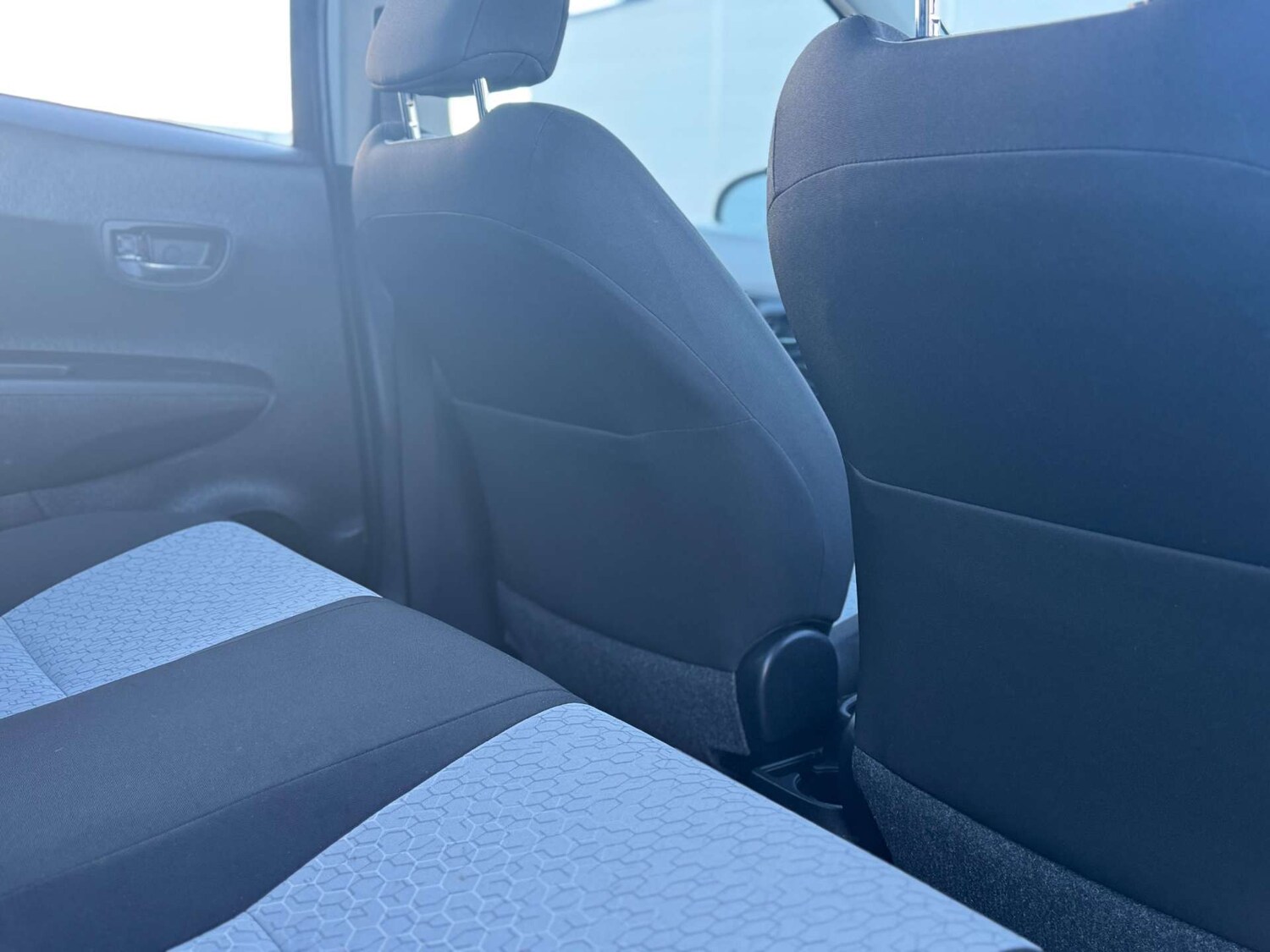 Used Toyota Yaris 2012 for sale - 78015706: Photo 33