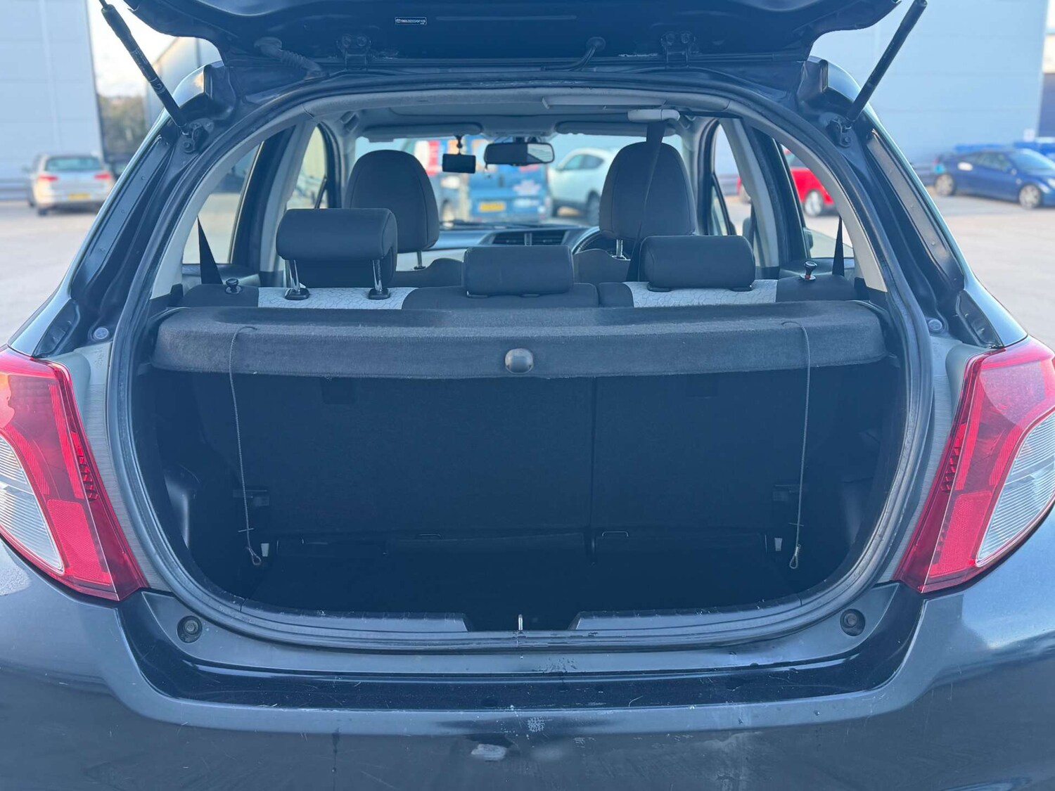 Used Toyota Yaris 2012 for sale - 78015706: Photo 34