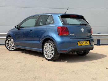 Used Volkswagen Polo 2015 for sale - 79403996: Photo
