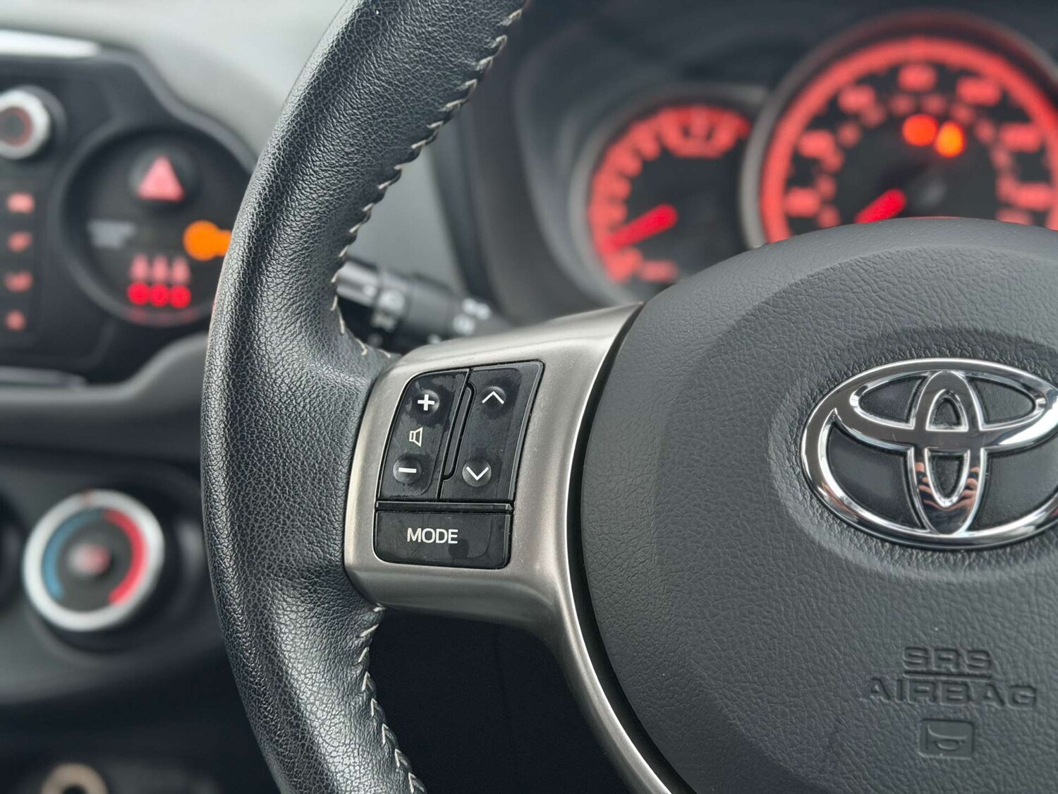 Used Toyota Yaris 2015 for sale - 78015732: Photo 21