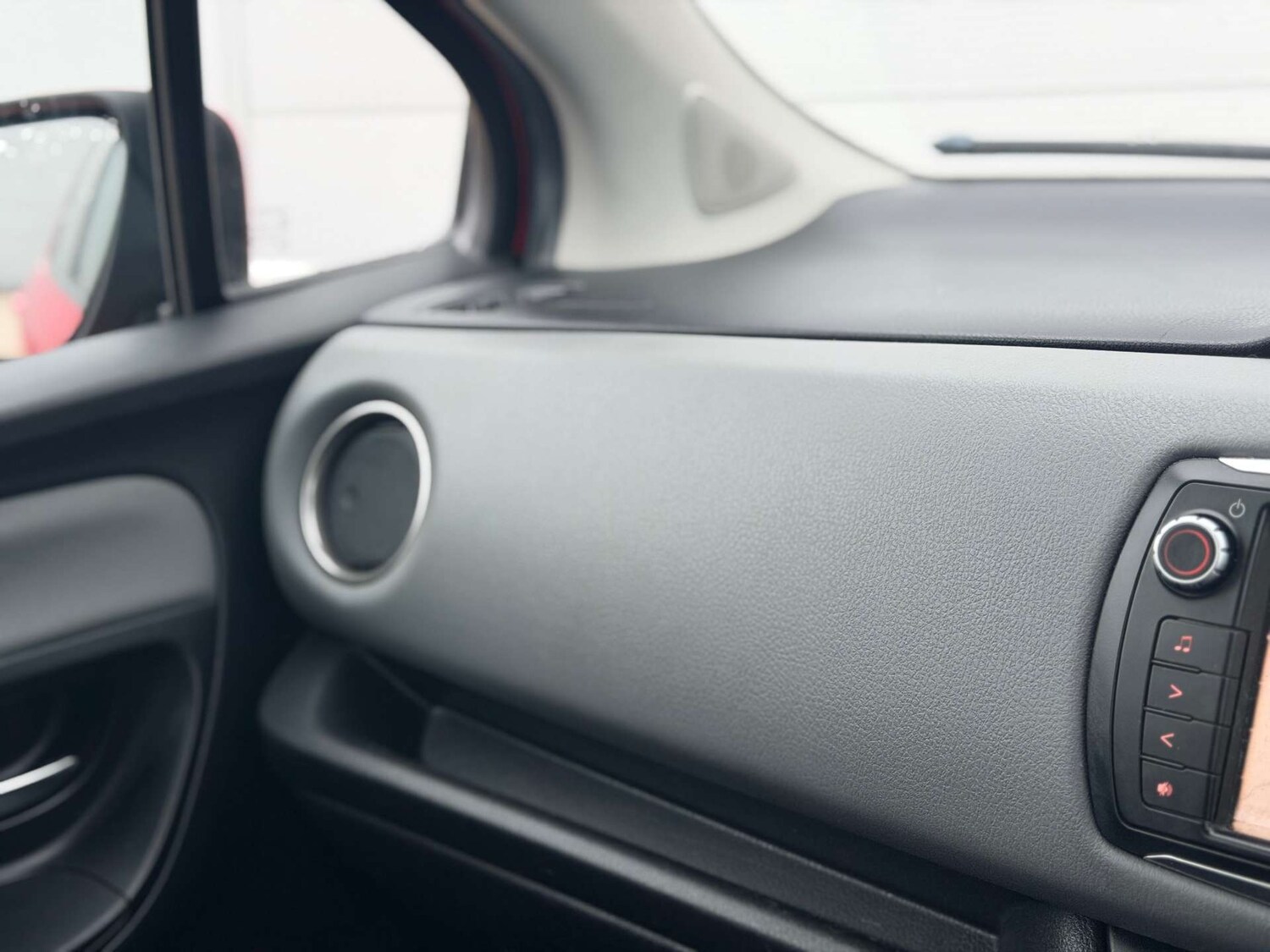 Used Toyota Yaris 2015 for sale - 78015732: Photo 30