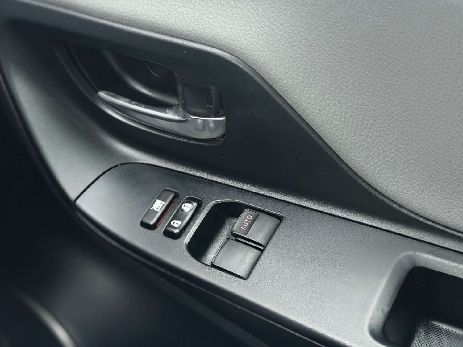 Used Toyota Yaris 2015 for sale - 78015732: Photo 31