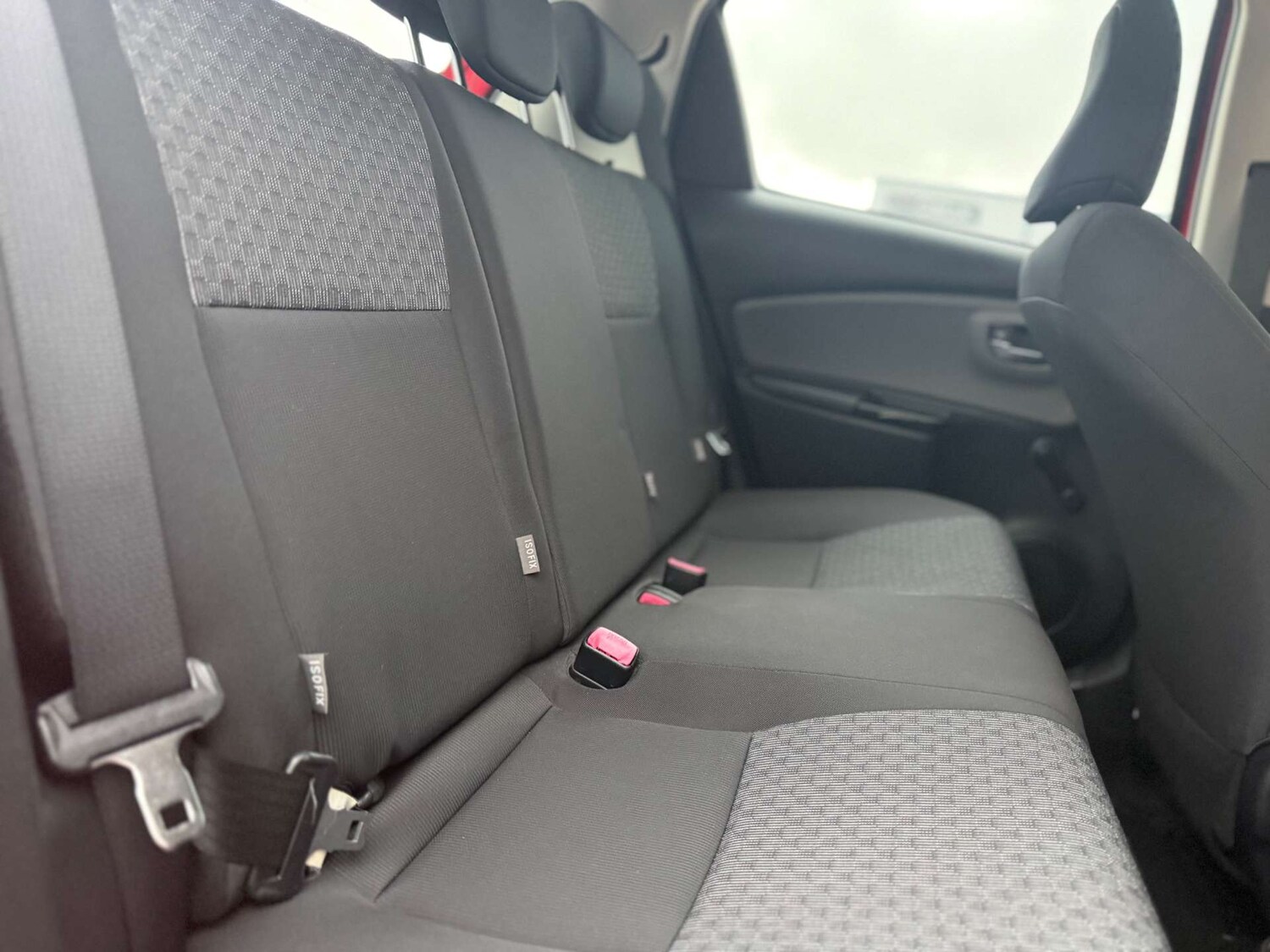 Used Toyota Yaris 2015 for sale - 78015732: Photo 35