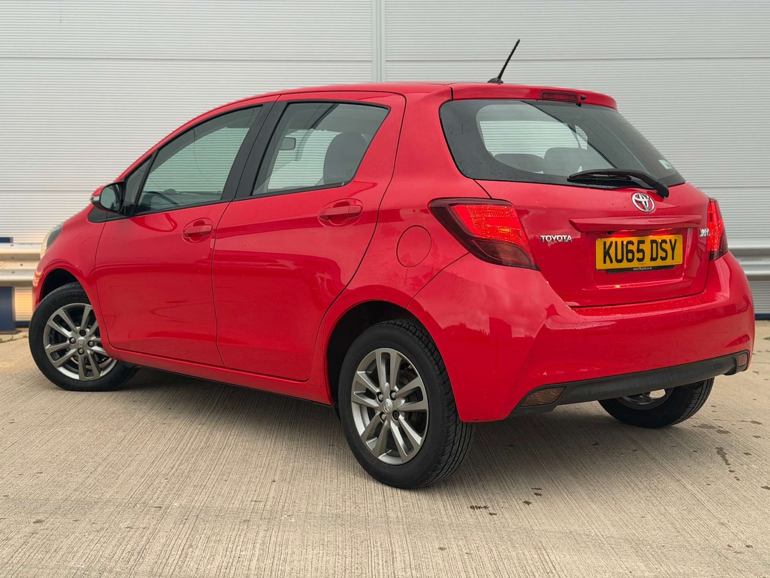 Used Toyota Yaris 2015 for sale - 78015732: Photo 4