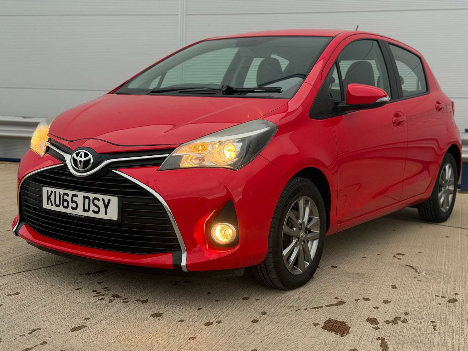 Used Toyota Yaris 2015 for sale - 78015732: Photo 8