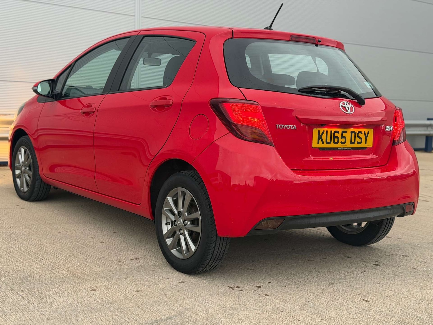 Used Toyota Yaris 2015 for sale - 78015732: Photo 9