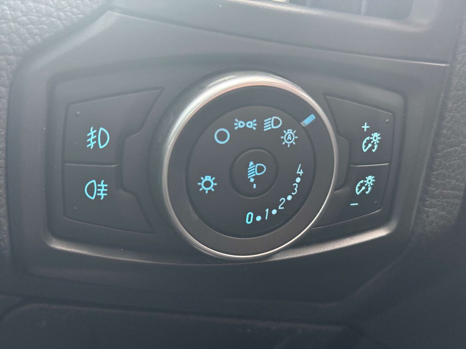 Used Ford Focus 2015 for sale - 78015711: Photo 28