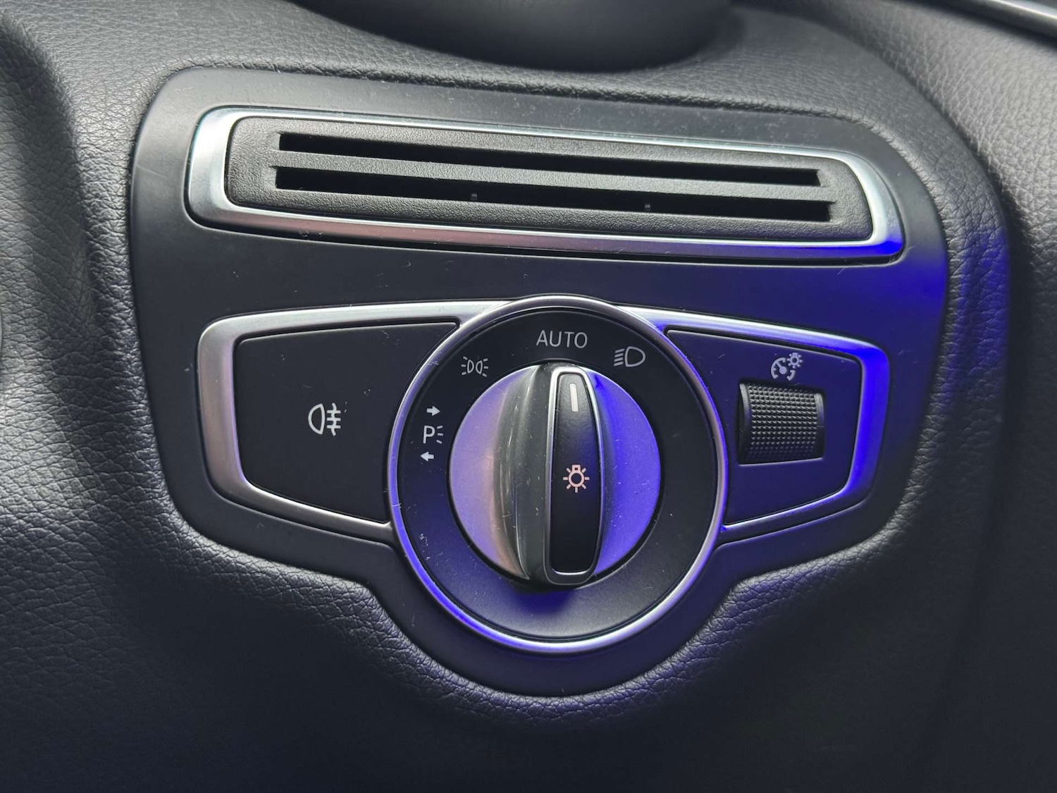 Used Mercedes-Benz C Class 2019 for sale - 78015697: Photo 35