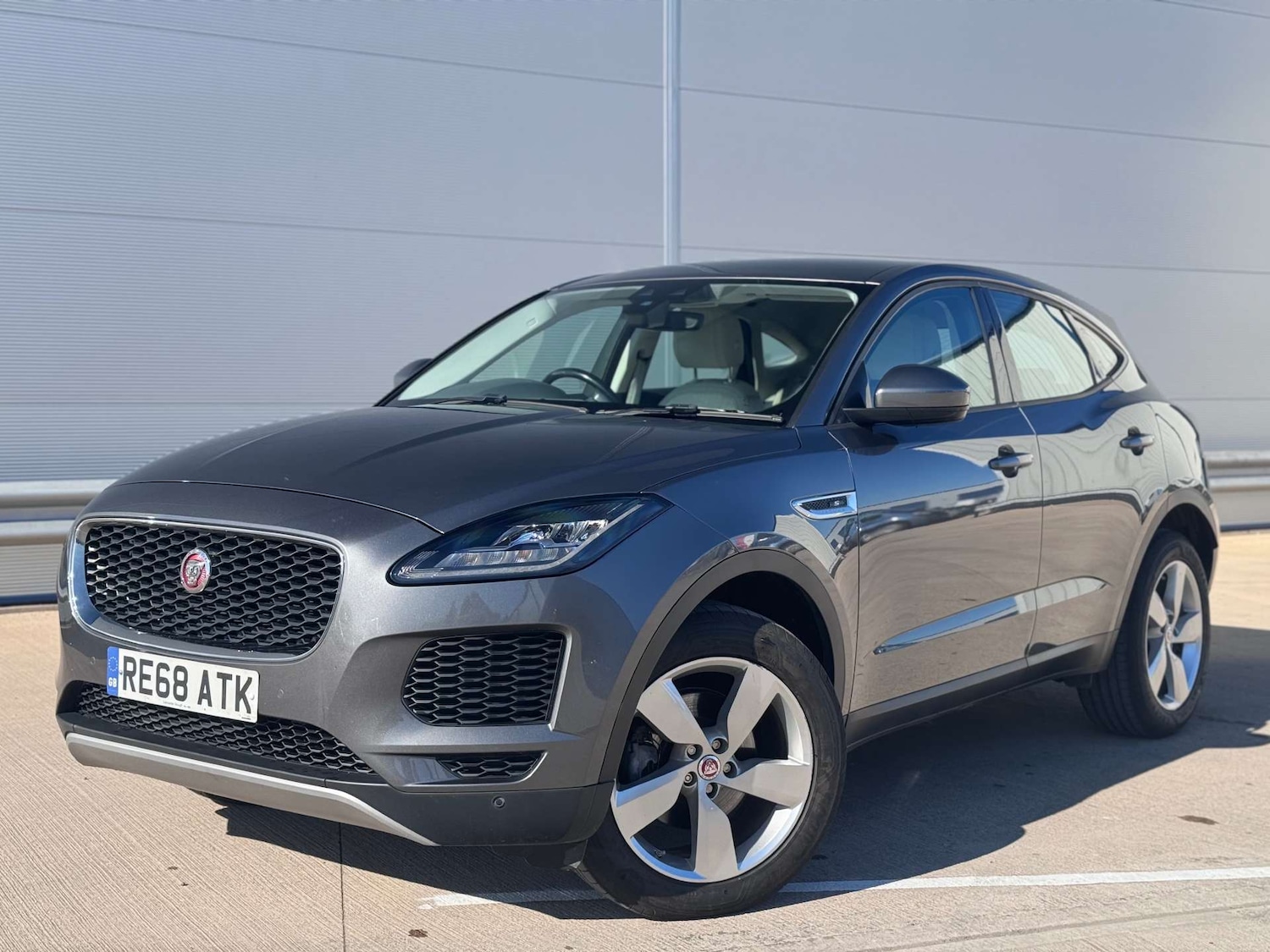 Used Jaguar E-Pace 2018 for sale - 78015734: Photo 3