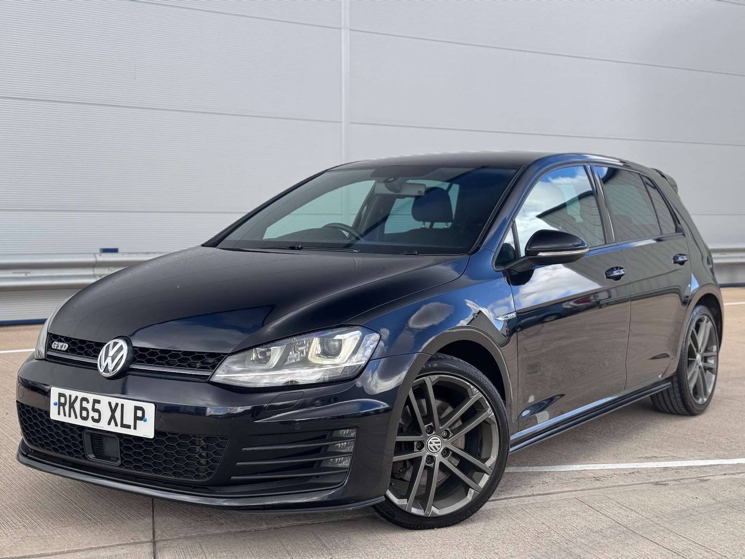 Used Volkswagen Golf 2015 for sale - 78014302: Photo 3