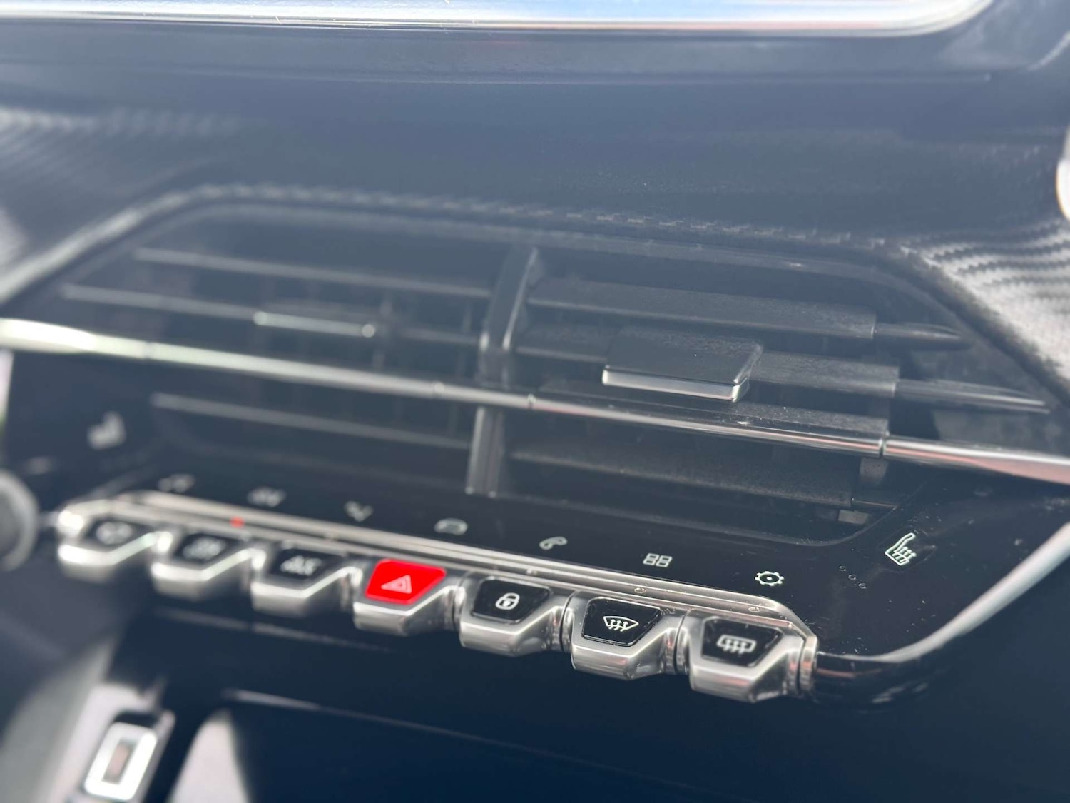 Used Peugeot 2008 2020 for sale - 78055149: Photo 25