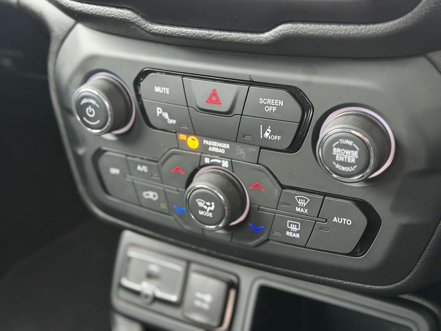 Used Jeep Renegade 2019 for sale - 78015721: Photo 30