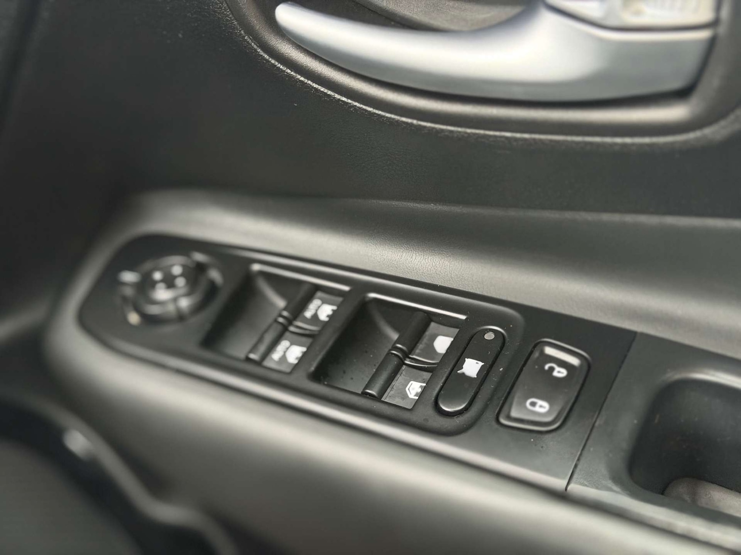 Used Jeep Renegade 2019 for sale - 78015721: Photo 34