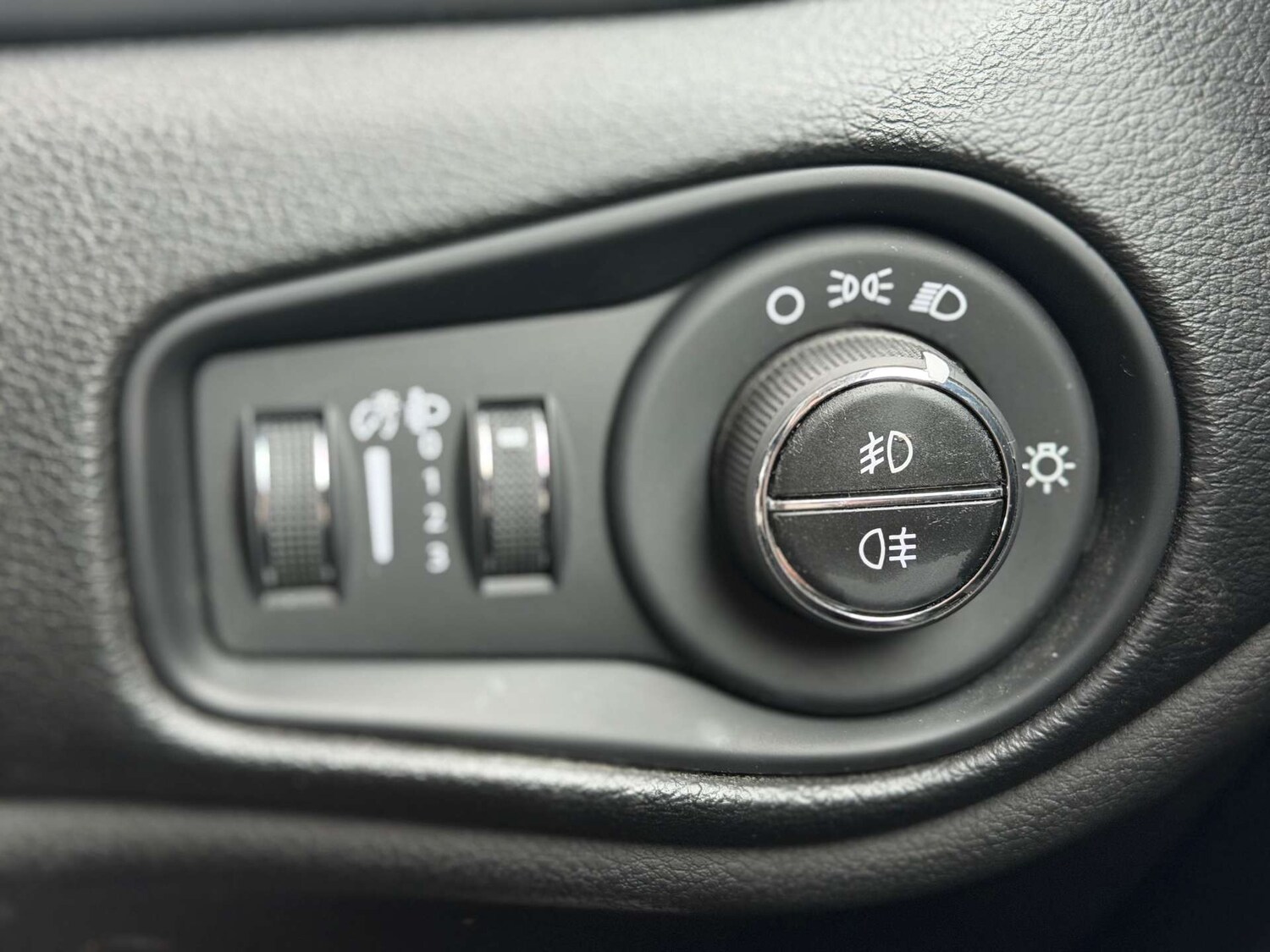 Used Jeep Renegade 2019 for sale - 78015721: Photo 35