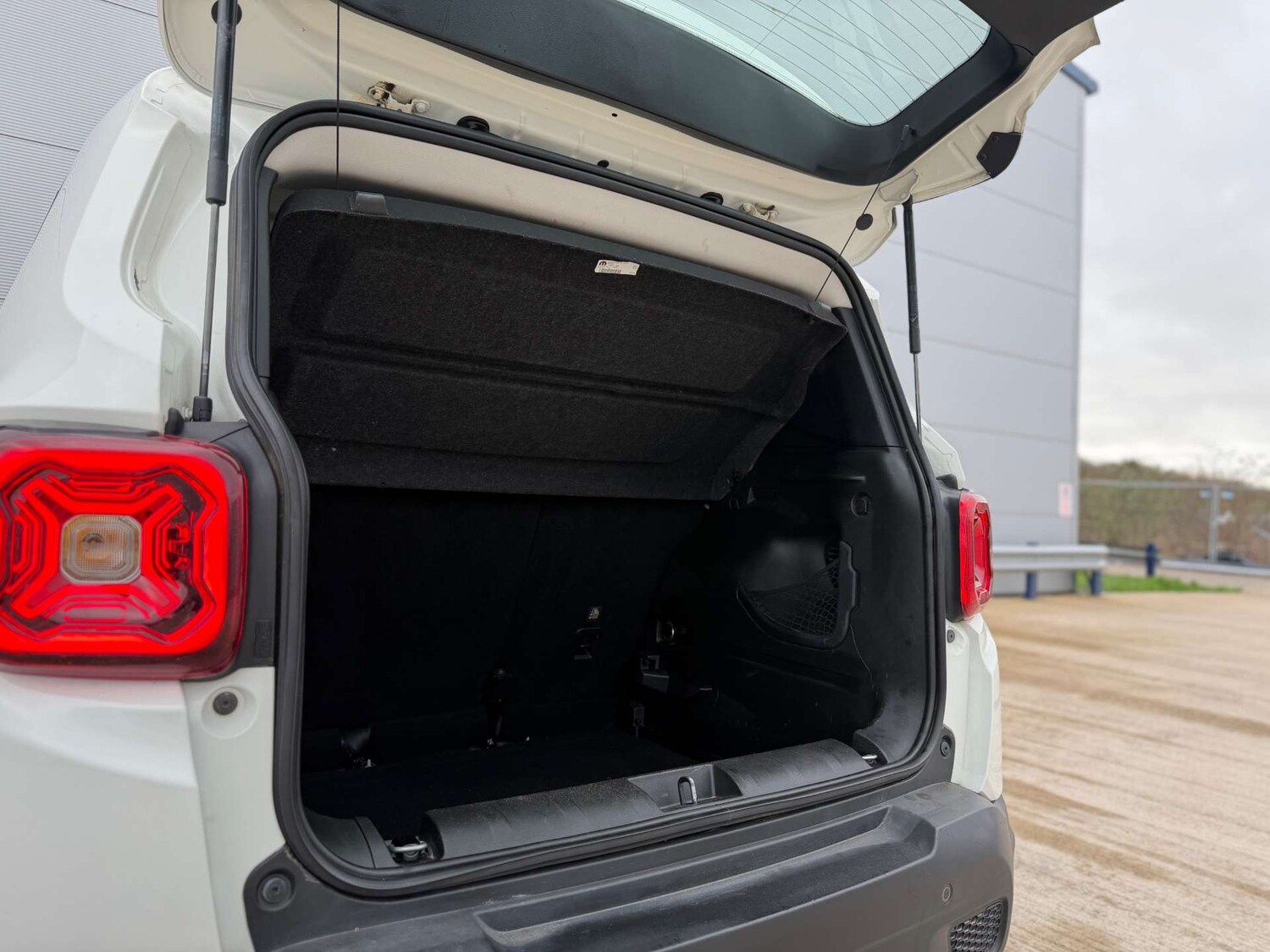 Used Jeep Renegade 2019 for sale - 78015721: Photo 41