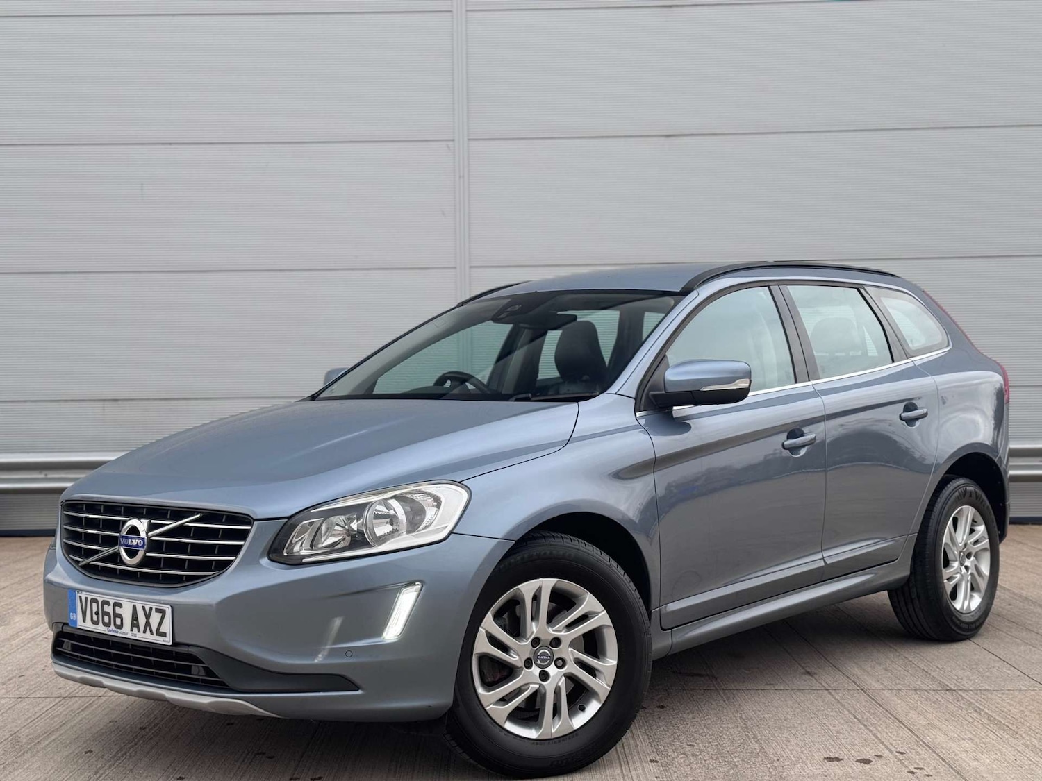 Used Volvo XC60 2016 for sale - 78015725: Photo 3