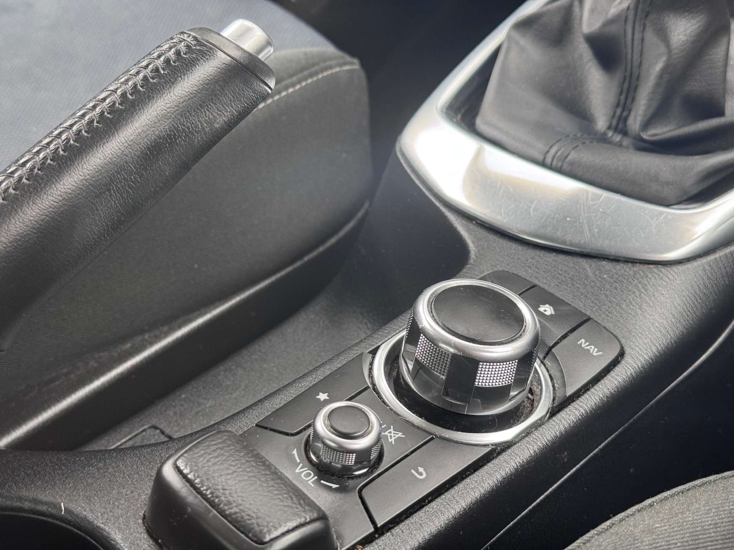 Used Mazda Mazda2 2015 for sale - 78183422: Photo 24