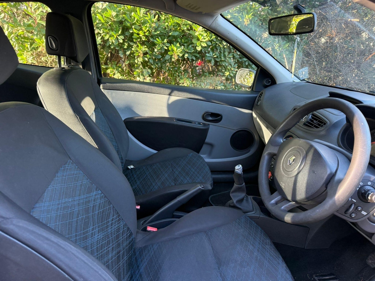 Used Renault Clio 2006 for sale - 76657080: Photo 8