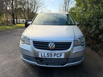 Used Volkswagen Touran 2009 for sale - 76700918: Photo