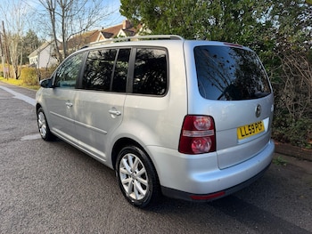 Used Volkswagen Touran 2009 for sale - 76700918: Photo