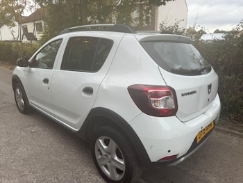 Used Dacia Sandero Stepway 2015 for sale - 76608529: Photo