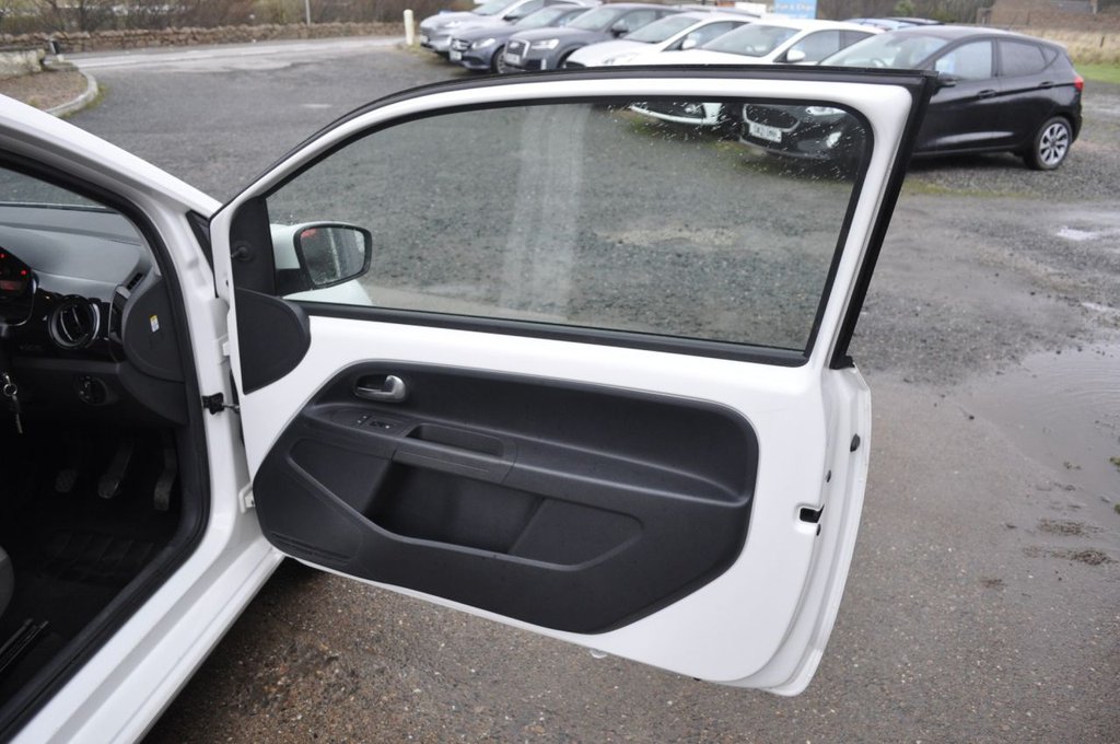 Used Volkswagen up! 2013 for sale - 77422380: Photo 8