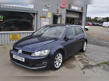 Volkswagen - Golf